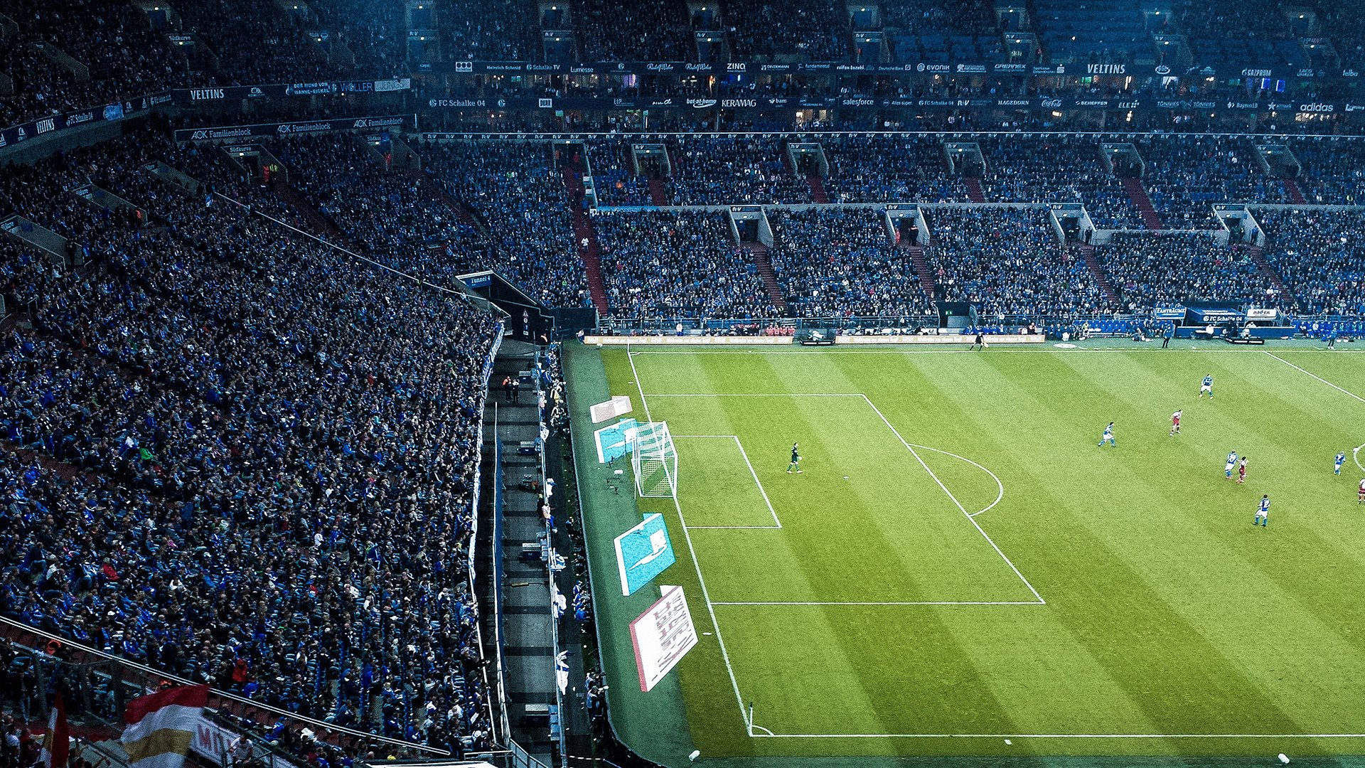 迈向荣耀：球队在欧冠中追逐梦想的旅程